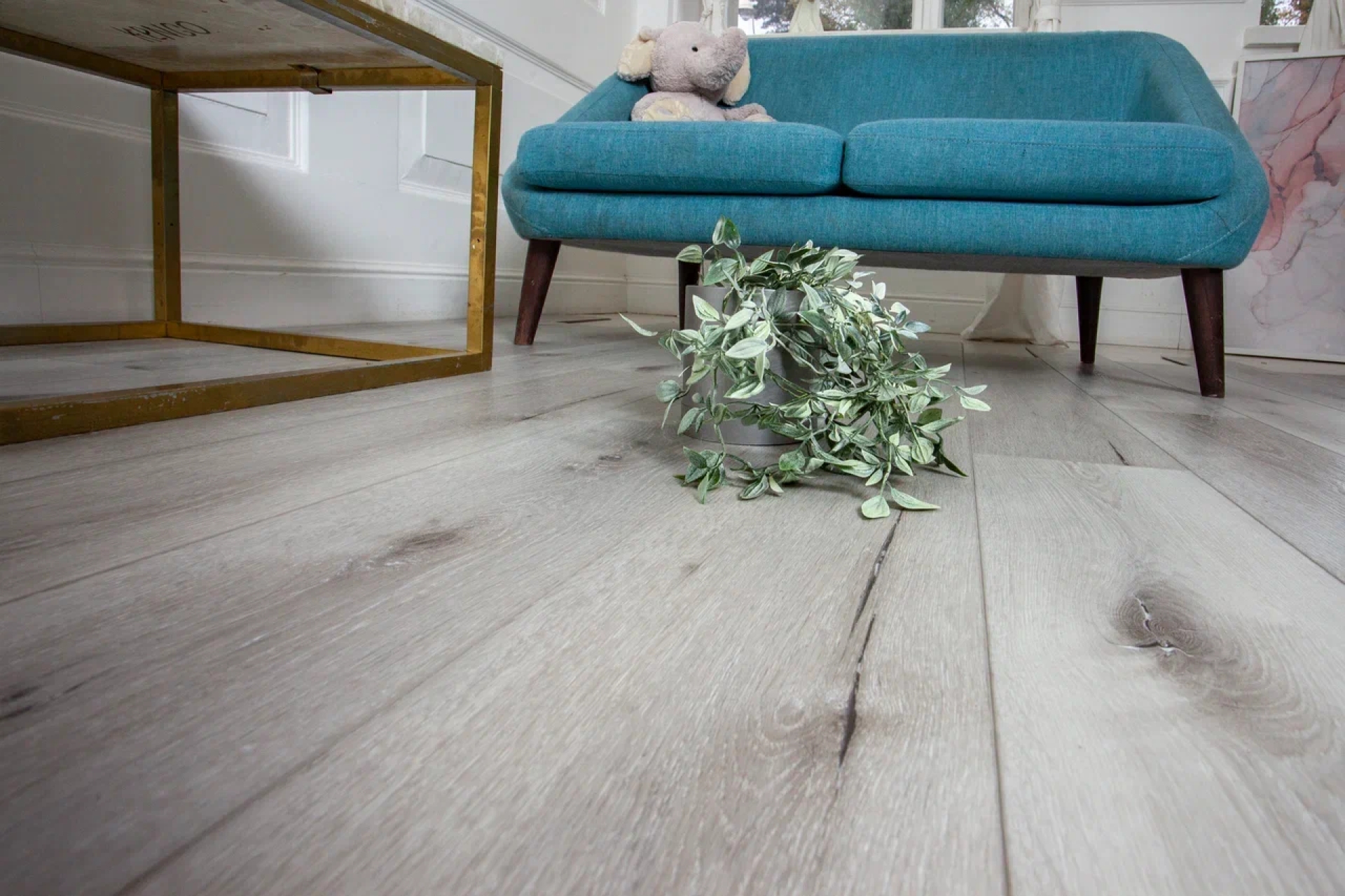 Усовершенствованная кварц-виниловая плитка «Damy Floor» Дуб Классический Серый (1227*187*2,5 мм) — купить в Керчи