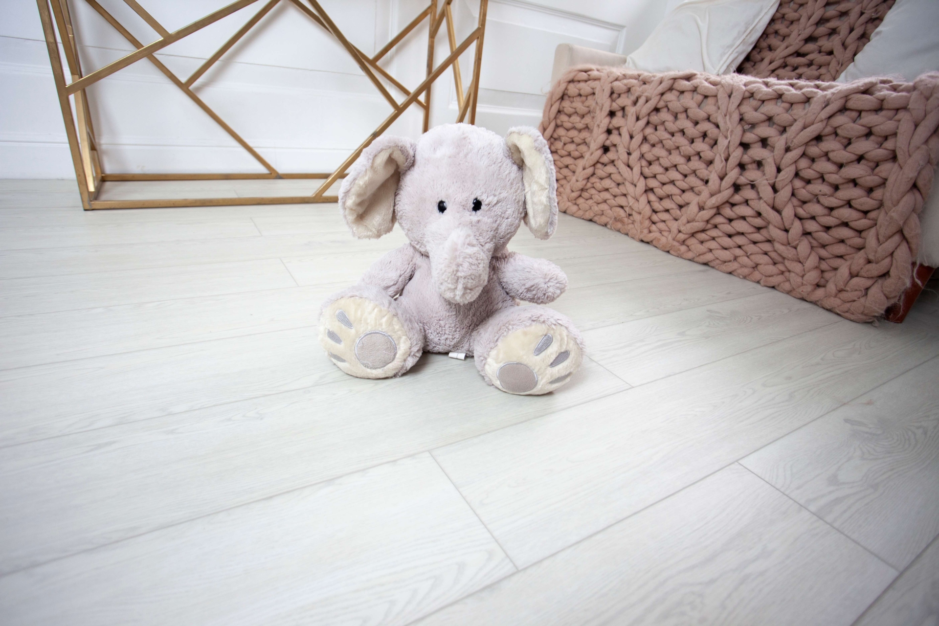 Усовершенствованная кварц-виниловая плитка «Damy Floor» Дуб Светлый (1227*187*2,5 мм) — купить в Керчи