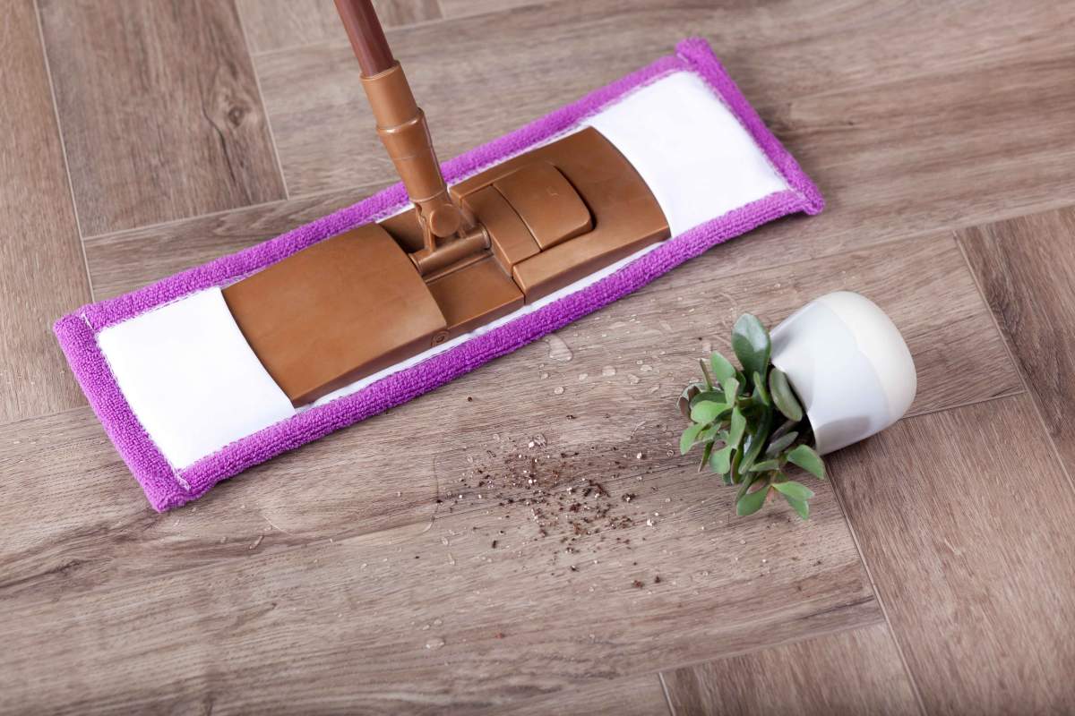 Замковая ПВХ плитка "Aberhof" Carmelita 1862 (615*123*5 мм) — купить в Керчи