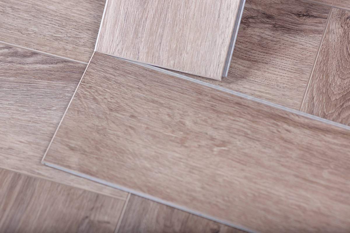 Замковая ПВХ плитка "Aberhof" Carmelita 2626 (615*123*5 мм) — купить в Керчи